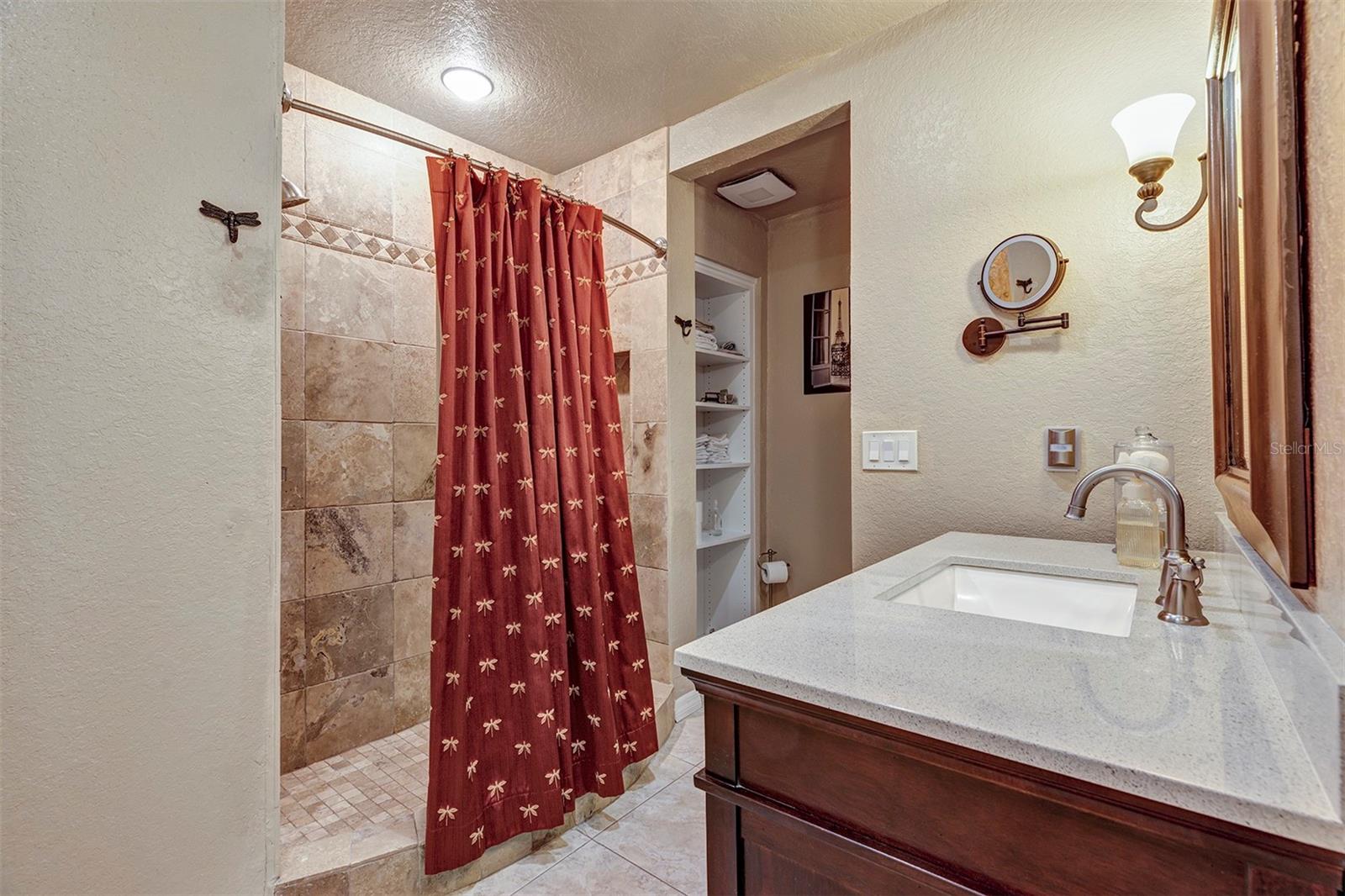 121 Crown Point Cir #121 Property Photo 23