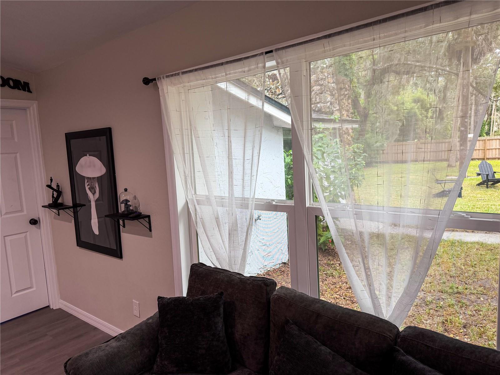 370 Hand Ave Property Photo 32
