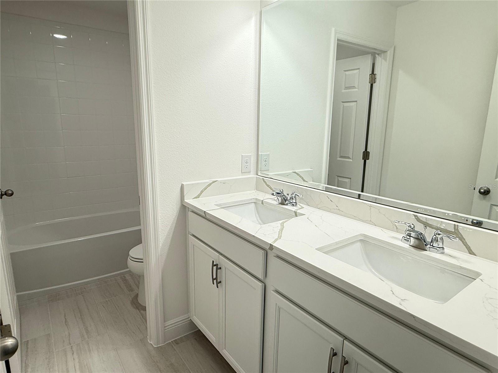 7497 Catania Loop Property Photo 8