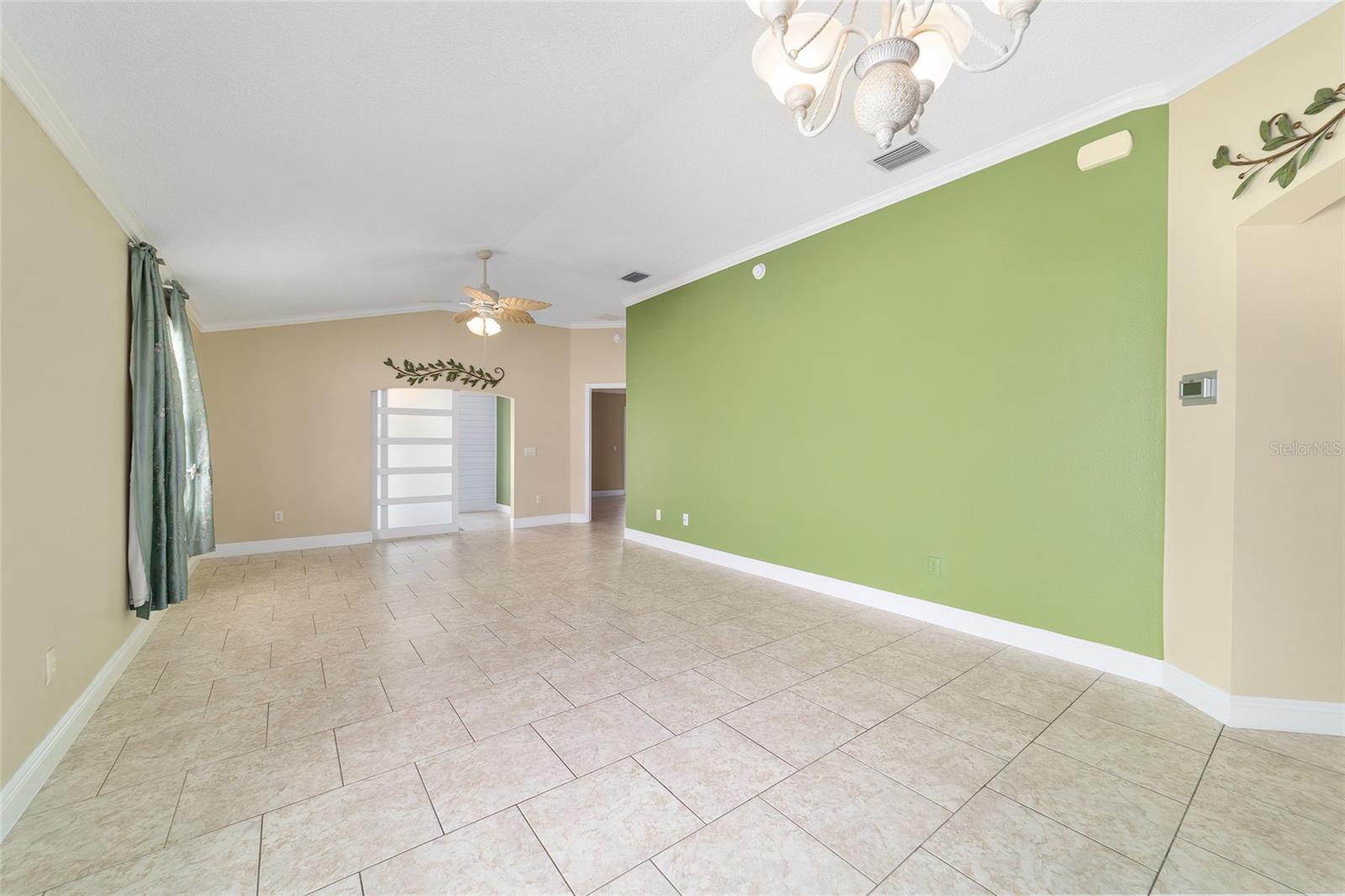 587 Audrey Ln Property Photo 10
