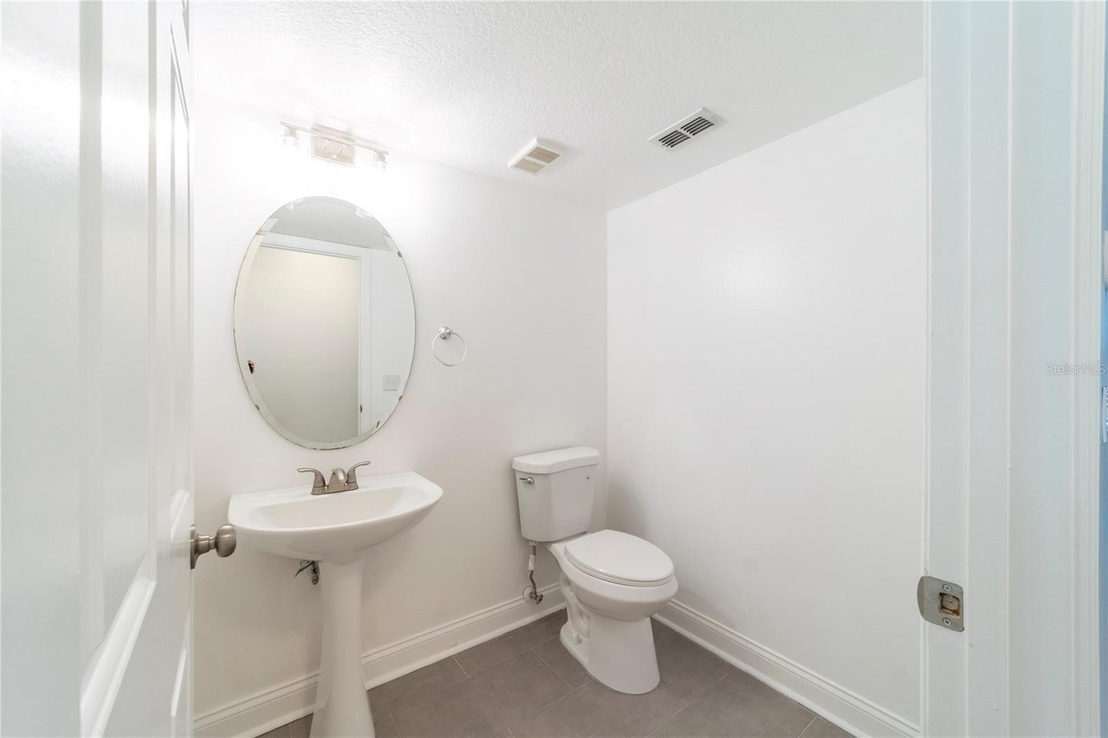 499 Julian Ln Property Photo 9
