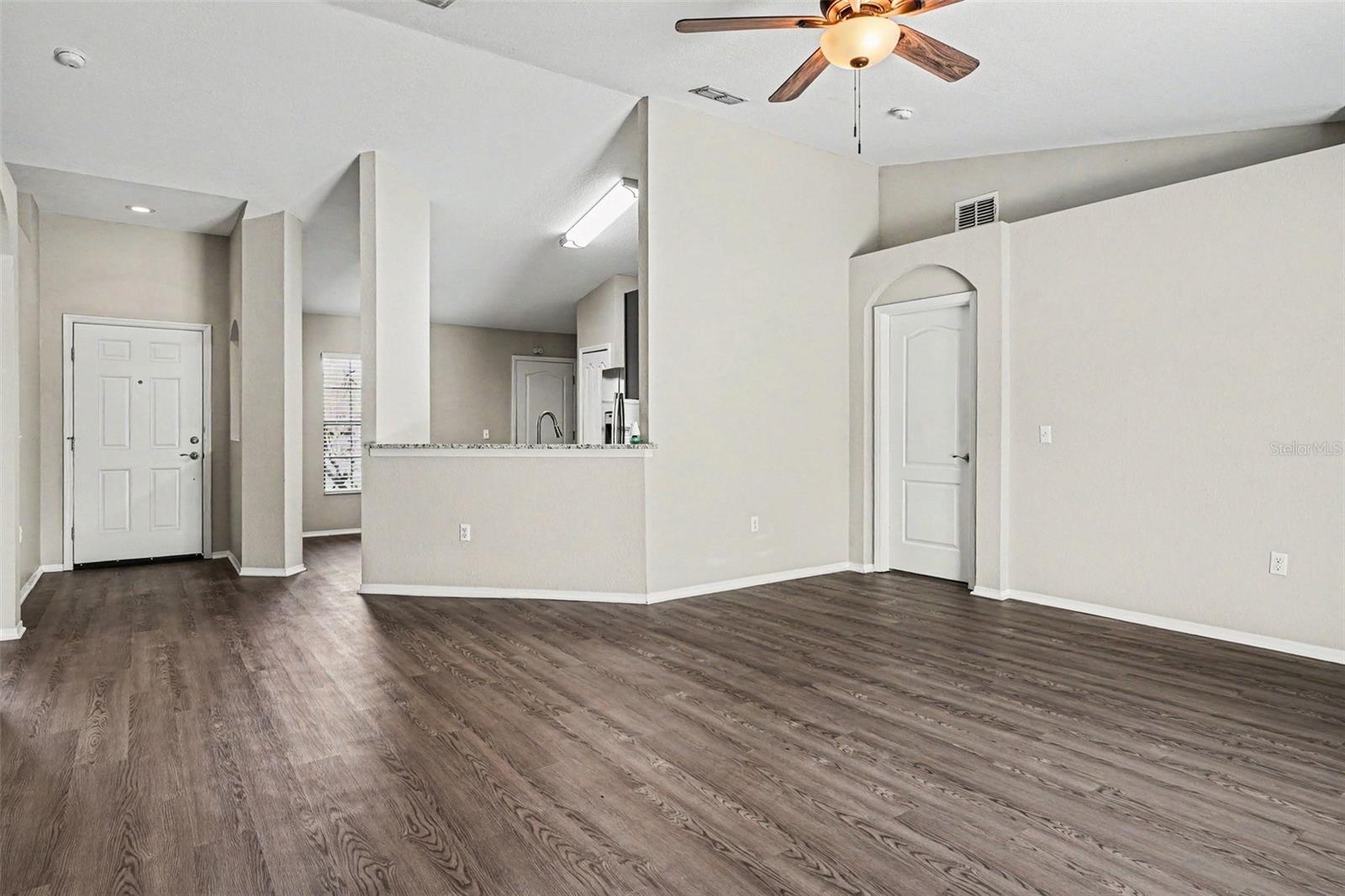 8187 Woodvine Cir Property Photo 3