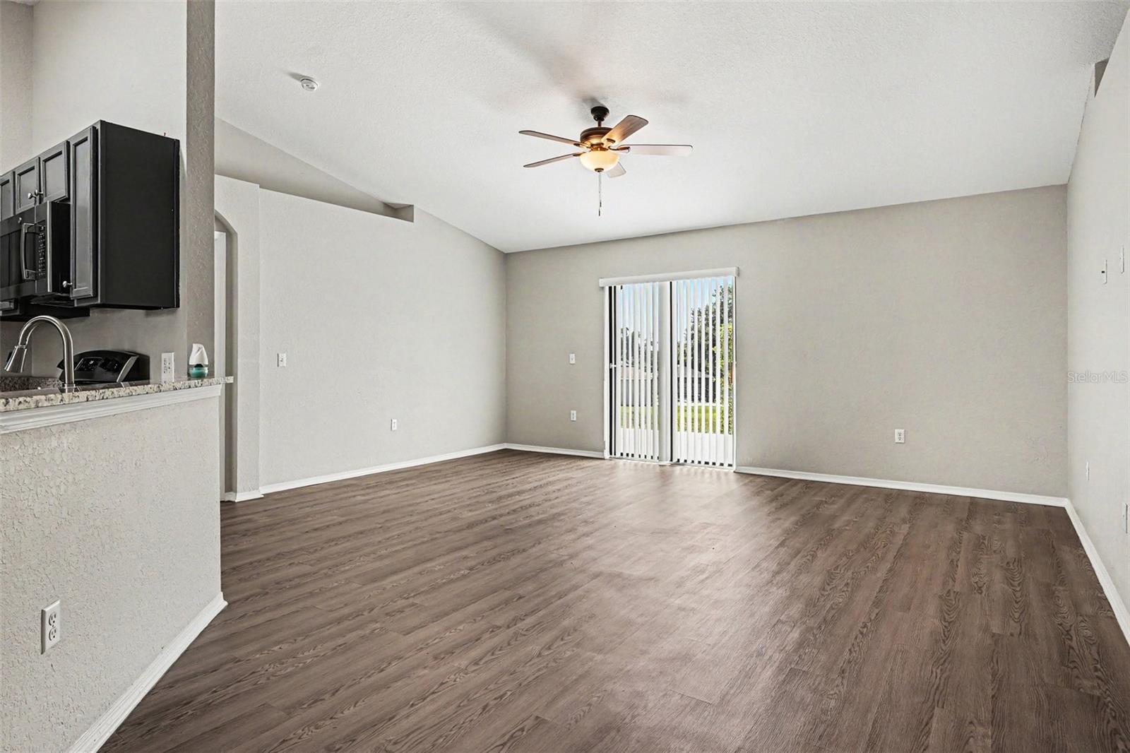 8187 Woodvine Cir Property Photo 6