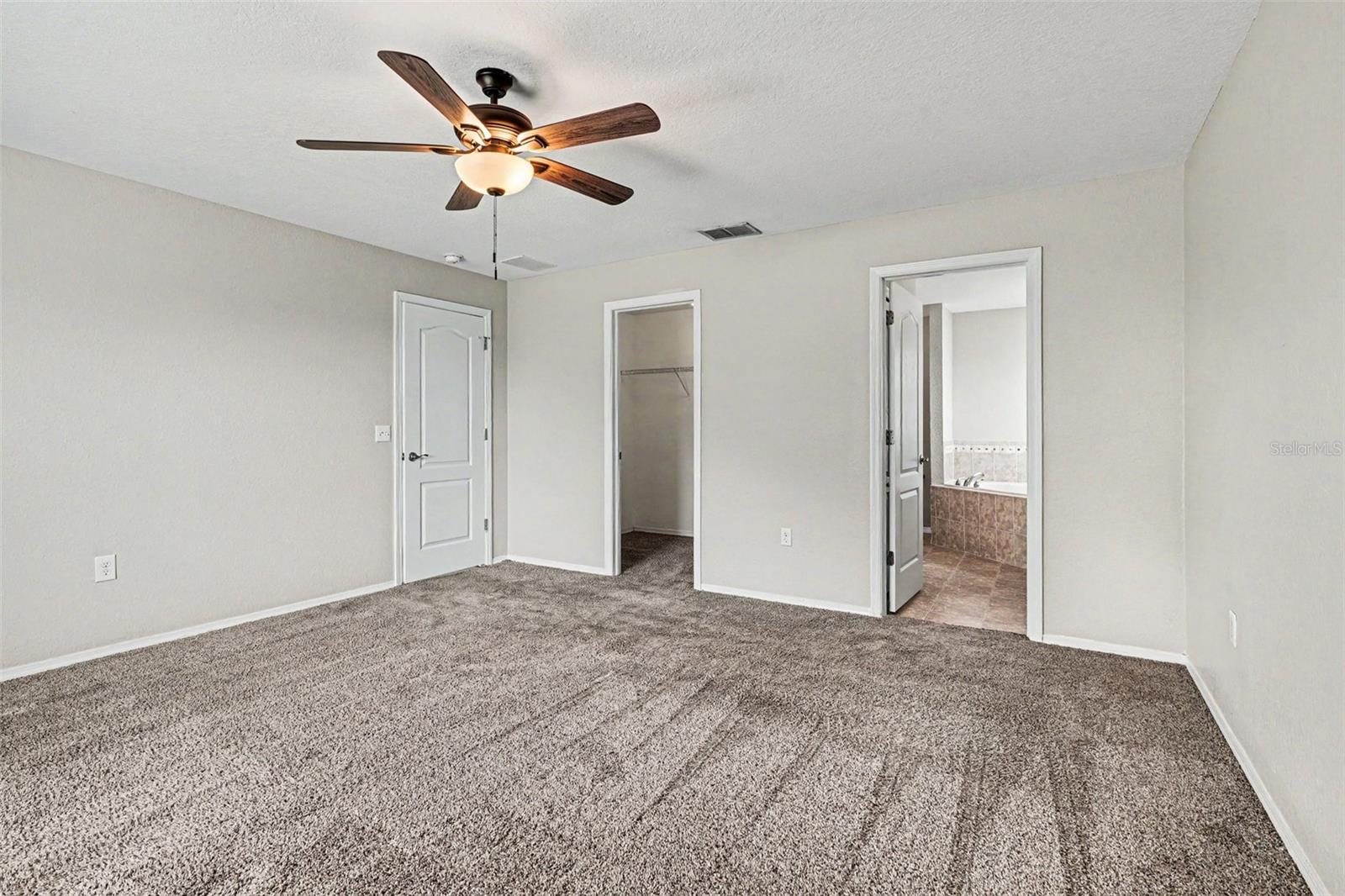 8187 Woodvine Cir Property Photo 8