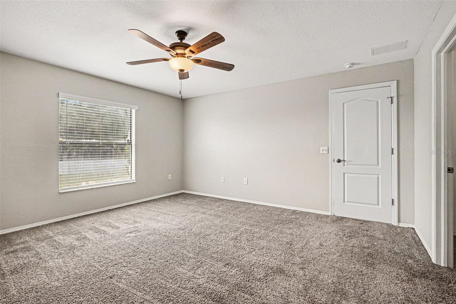 8187 Woodvine Cir Property Photo 9