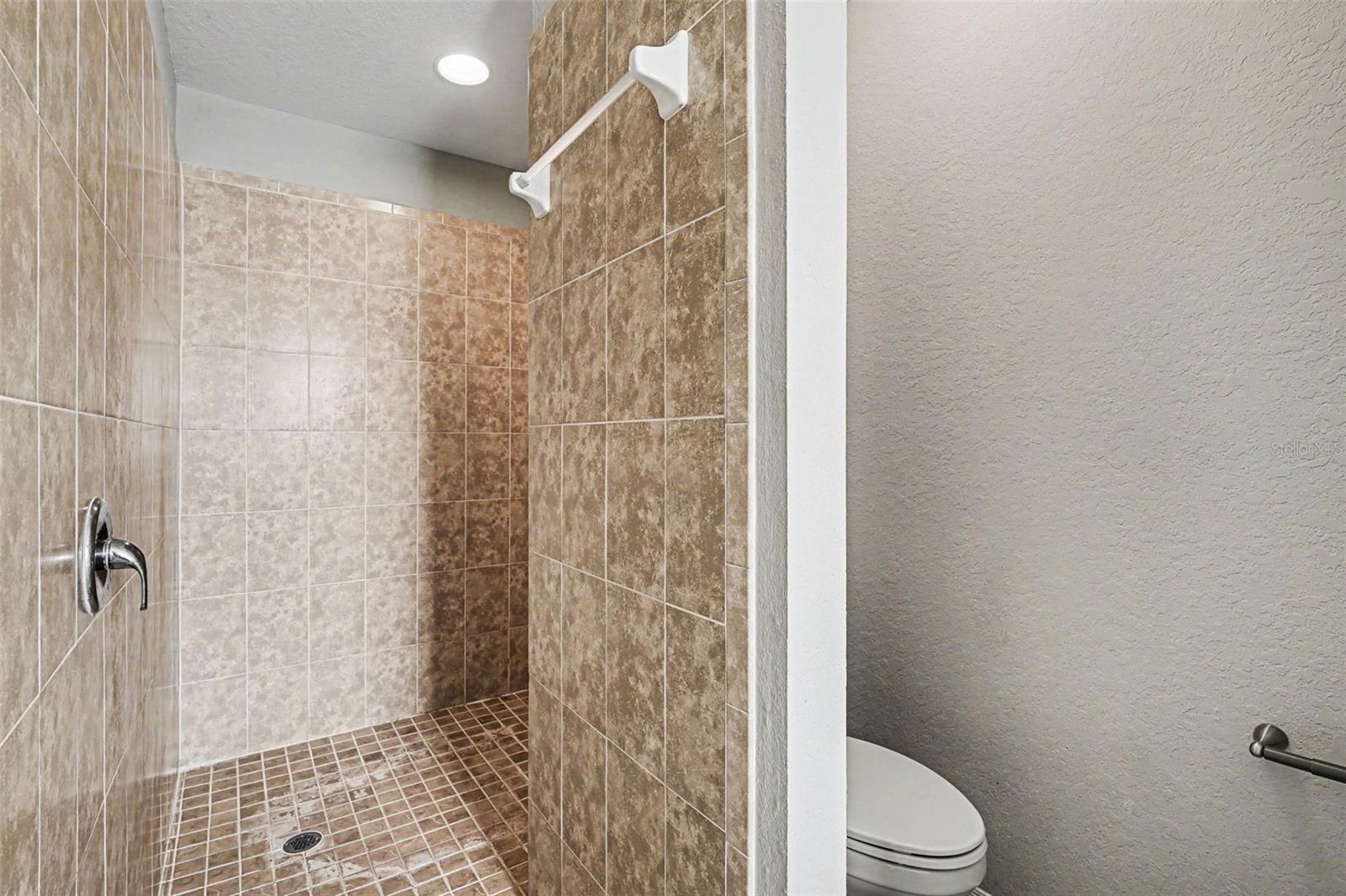 8187 Woodvine Cir Property Photo 14