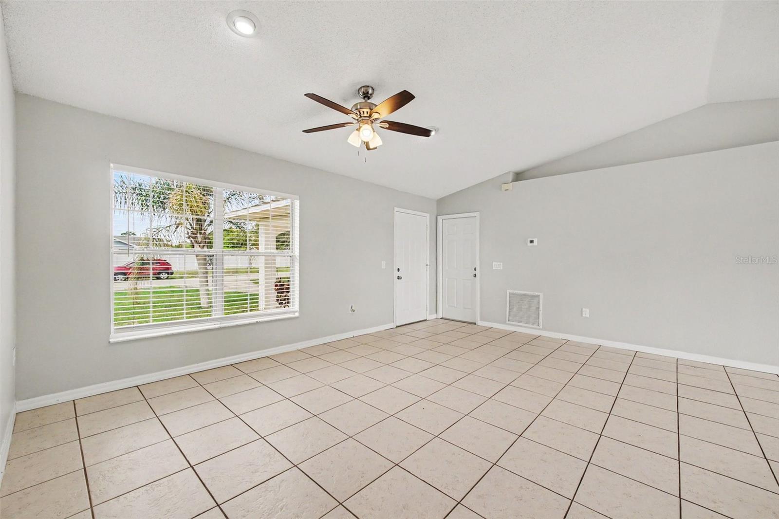 3156 Coventry St Property Photo 5