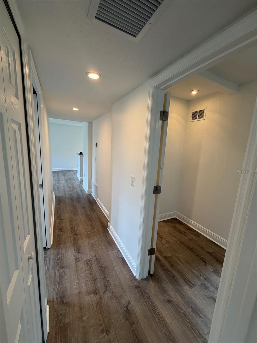 904 Kensington Dr Property Photo 8