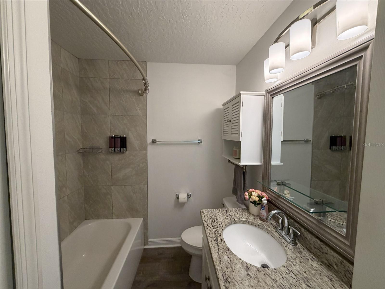 904 Kensington Dr Property Photo 18