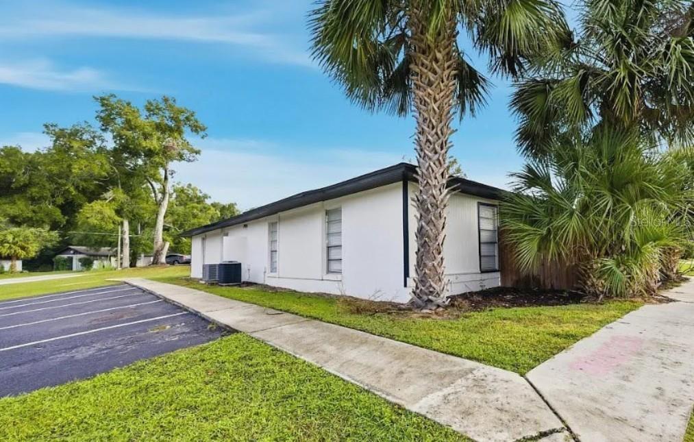 2955 SE 53RD CT #C Property Photo 1