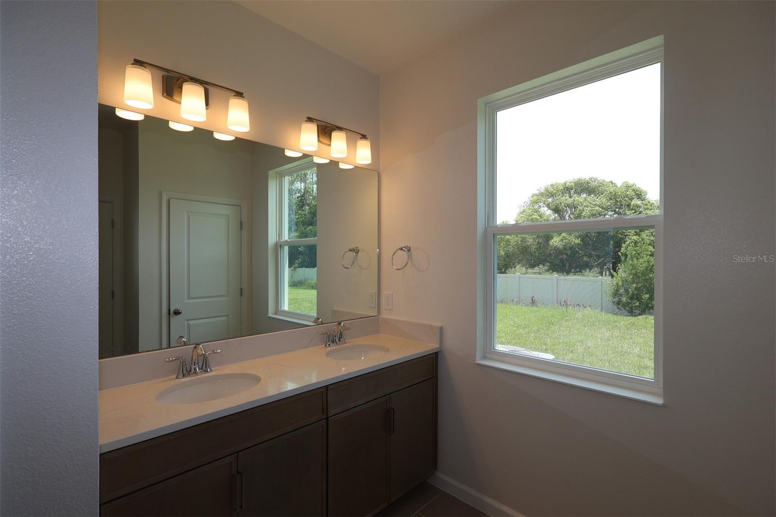 1296 Hyde St Property Photo 9