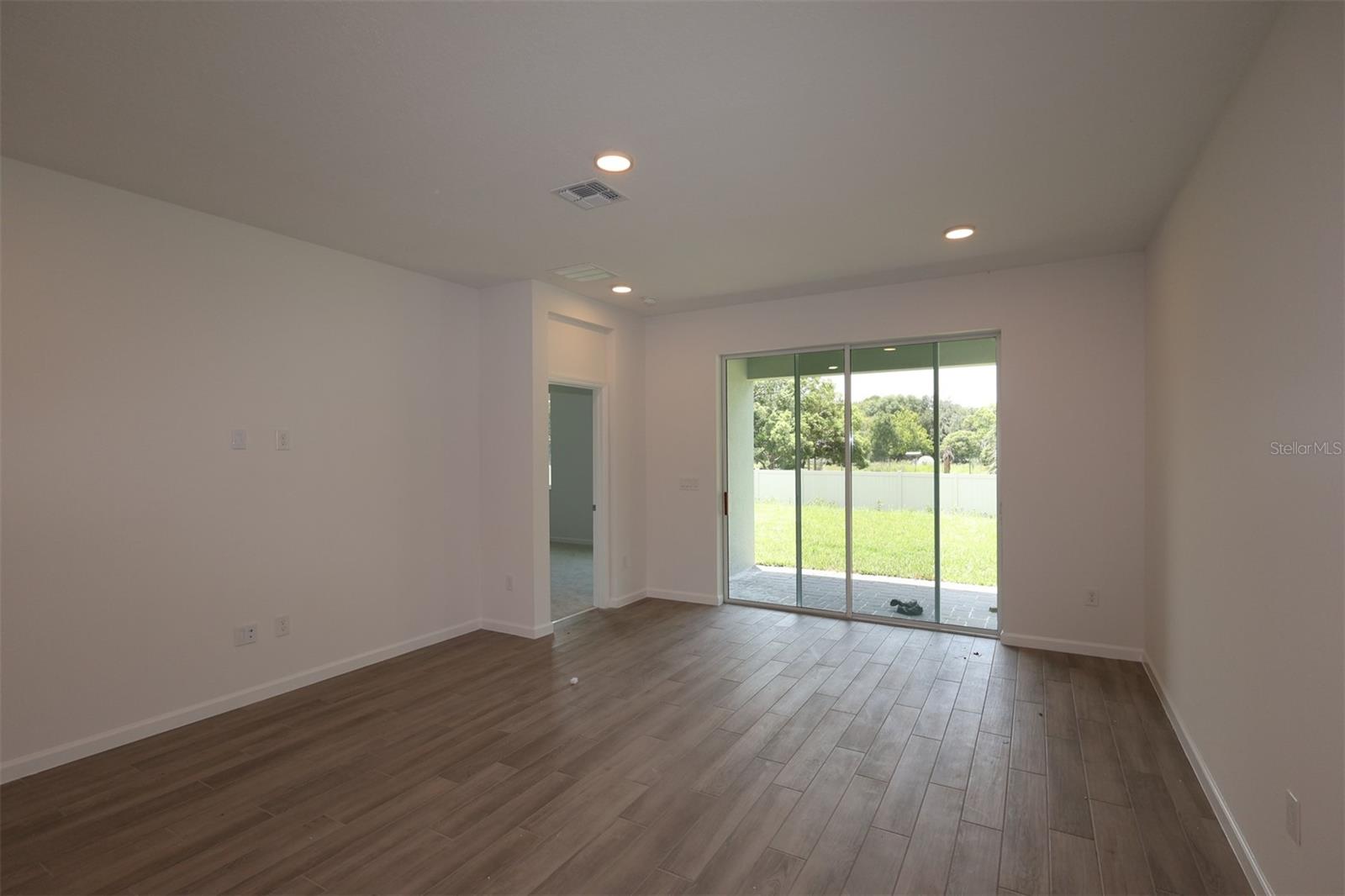 1296 Hyde St Property Photo 14