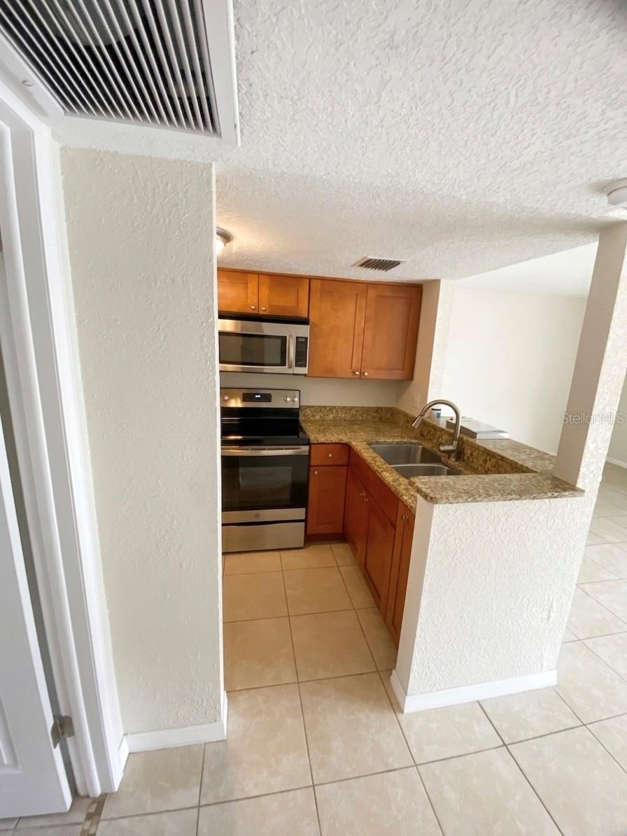 554 Orange Dr #15 Property Photo 6