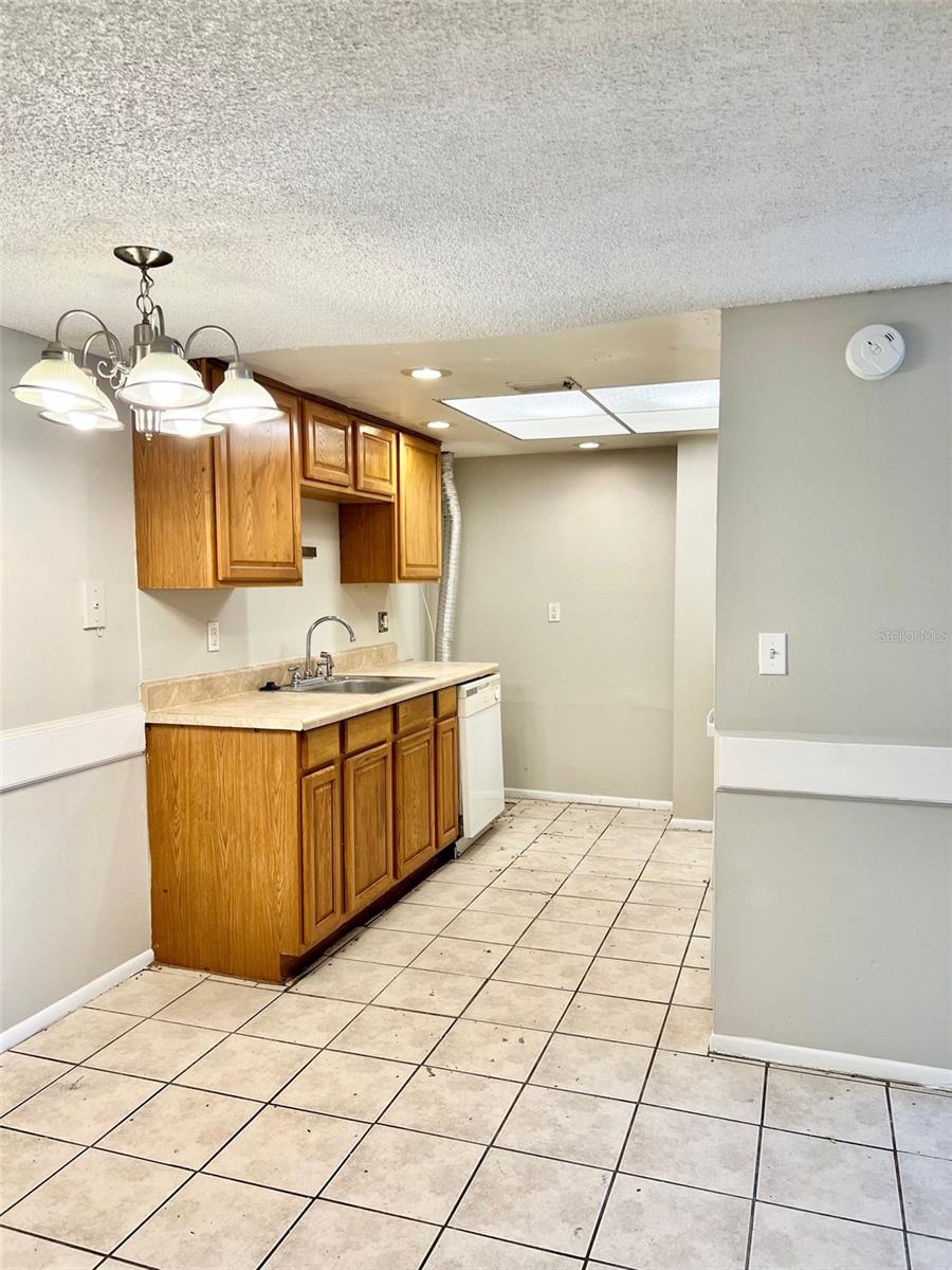 6065 Village Cir #6065 Property Photo 8