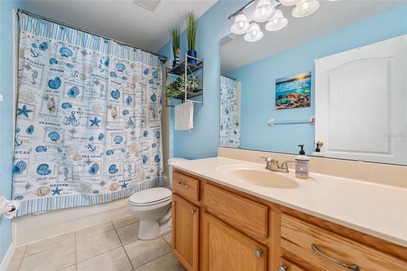 2248 Hillshire Dr Property Photo 20