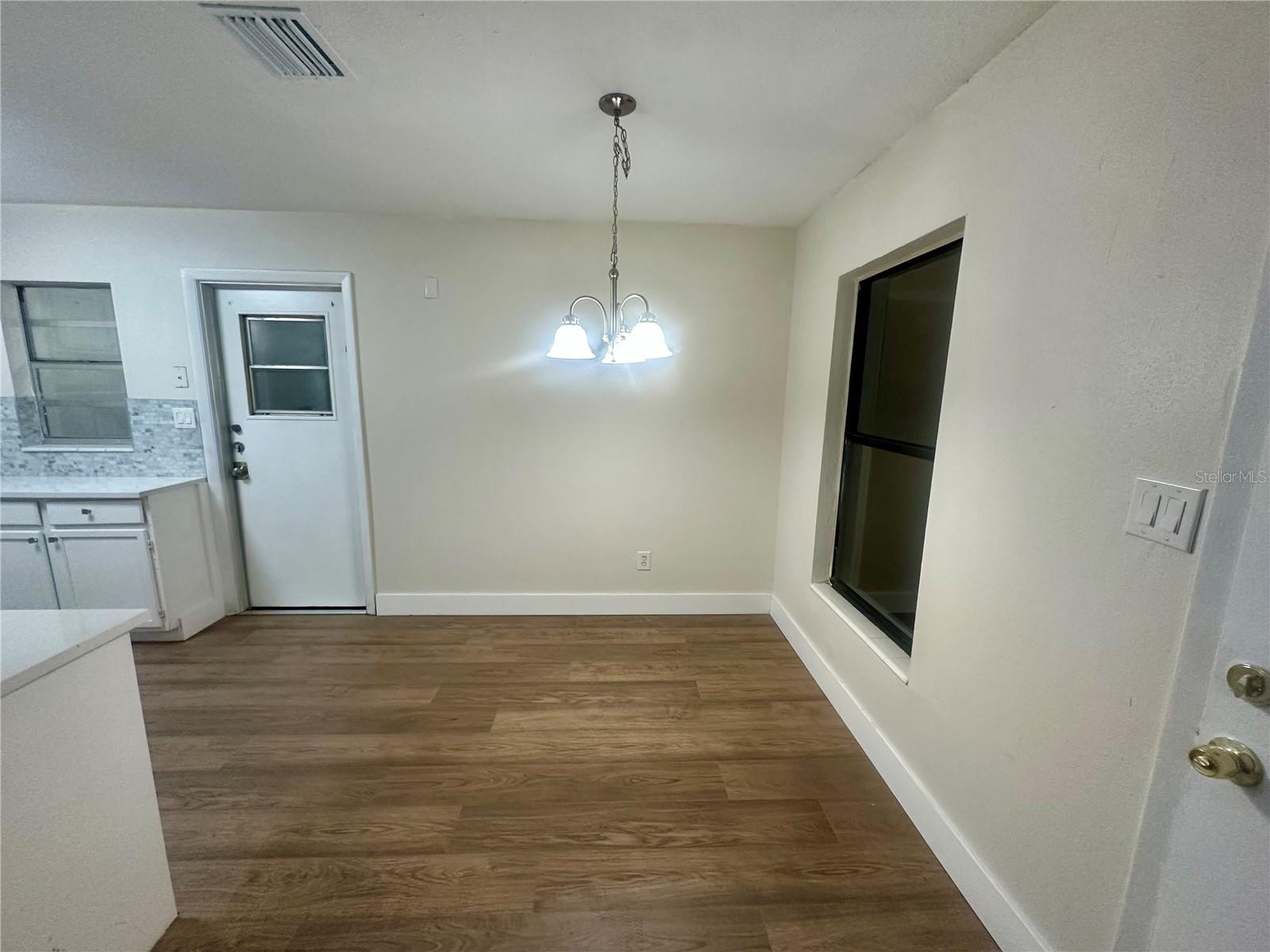 2146 Aaron Ave Property Photo 3