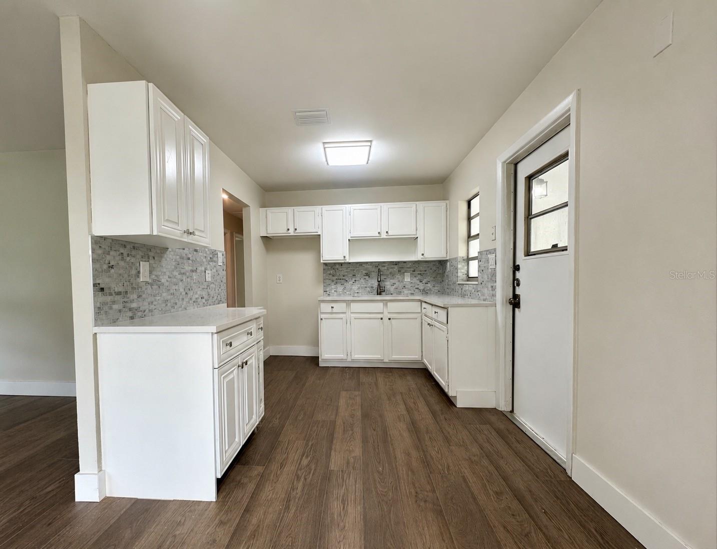 2146 Aaron Ave Property Photo 5