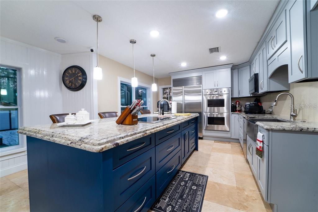 4627 Woodlot Ct Property Photo 9
