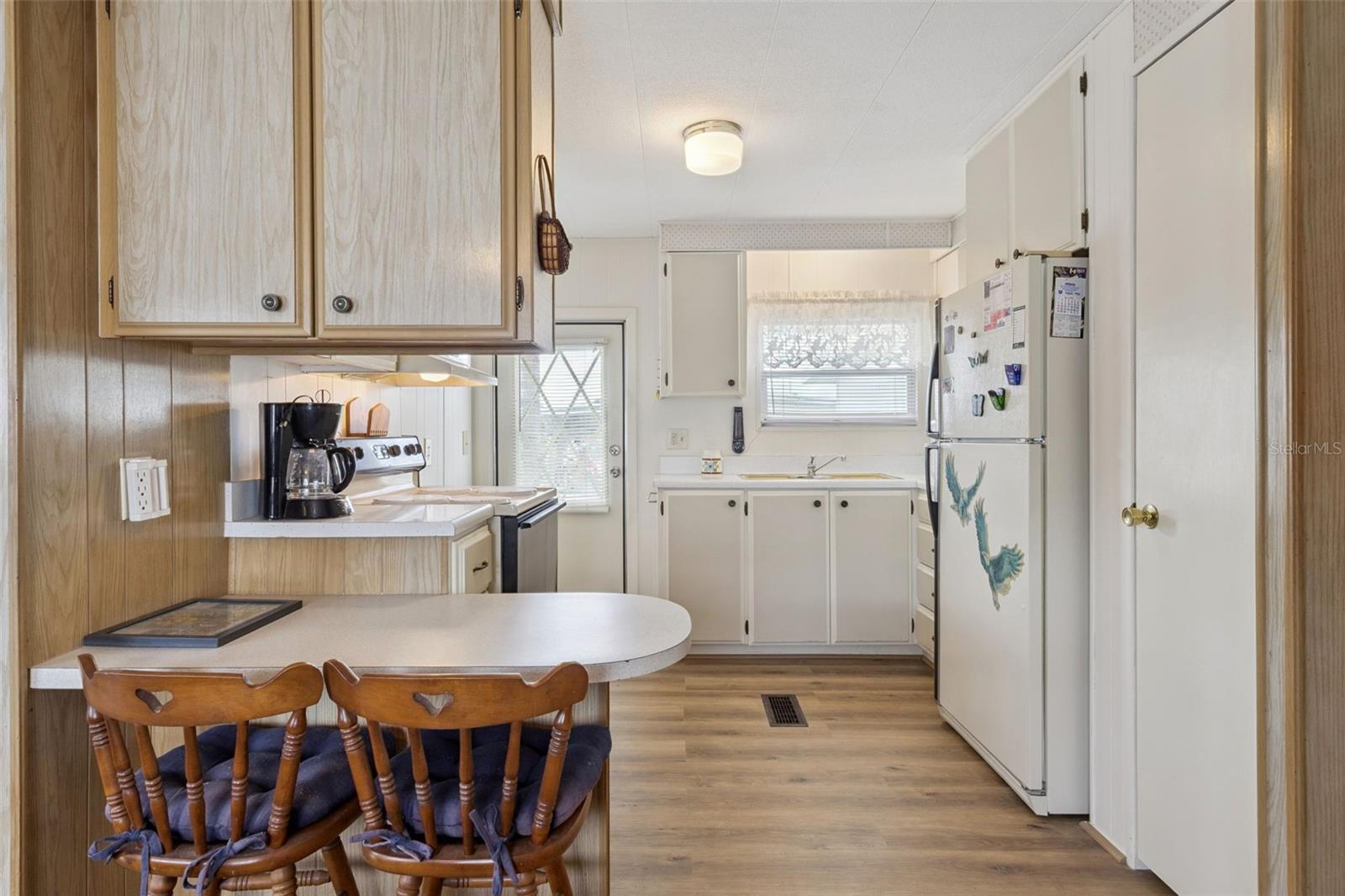 13 Cocos Plumosa Dr #b Property Photo 4