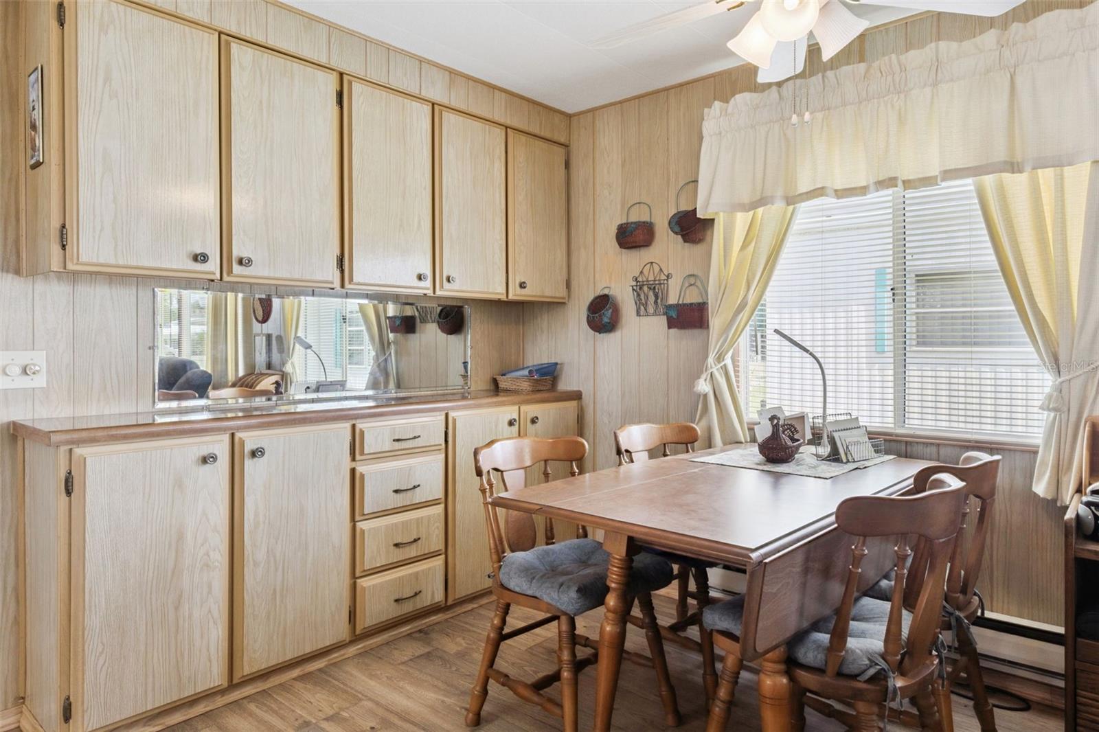 13 Cocos Plumosa Dr #b Property Photo 6