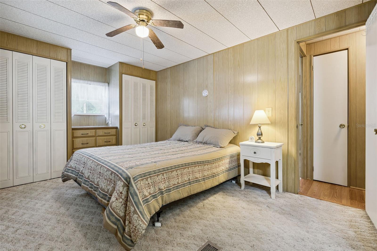 13 Cocos Plumosa Dr #b Property Photo 17