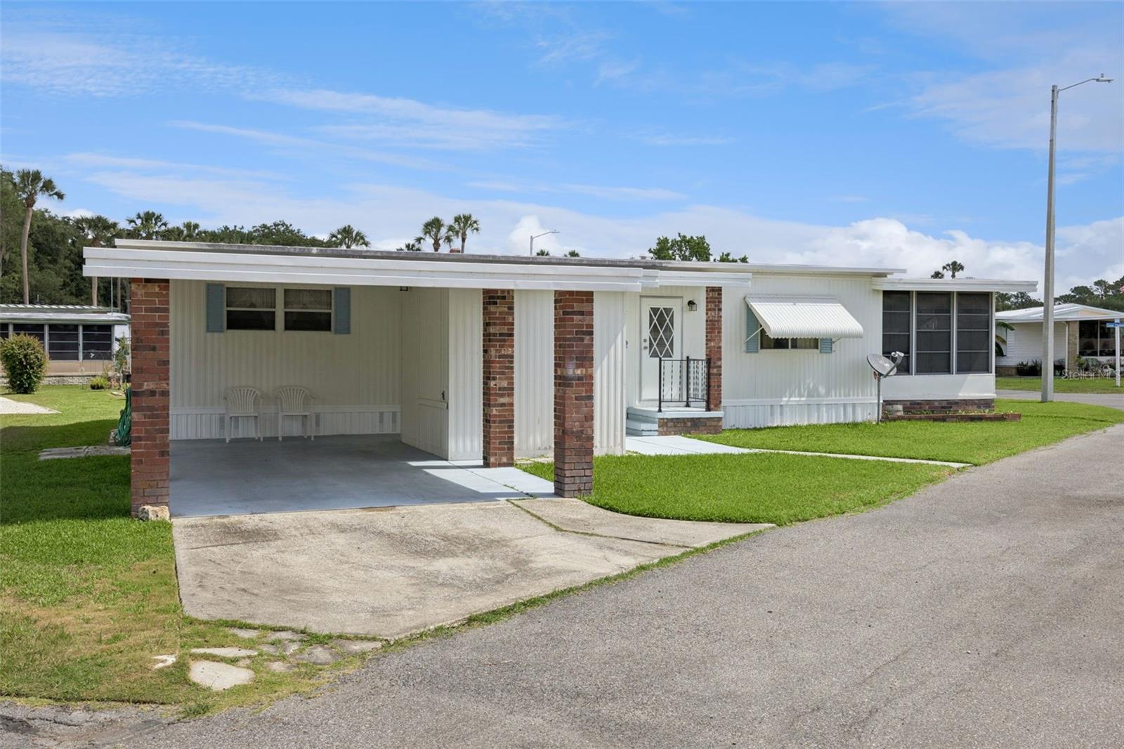 13 Cocos Plumosa Dr #b Property Photo 26