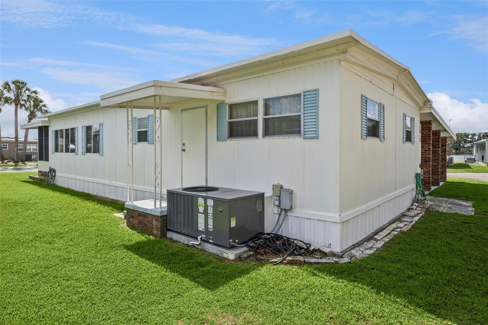 13 Cocos Plumosa Dr #b Property Photo 27