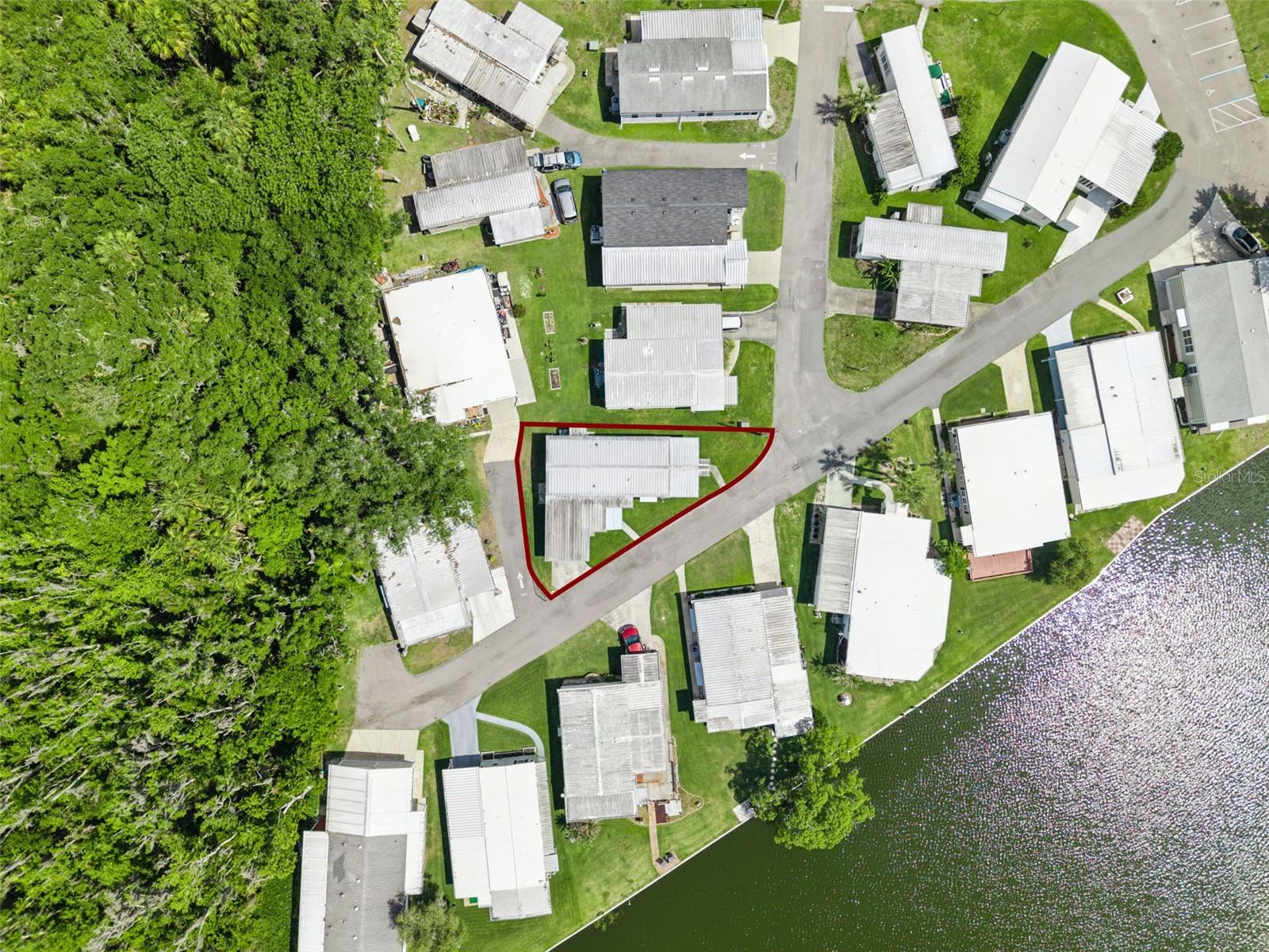13 Cocos Plumosa Dr #b Property Photo 31