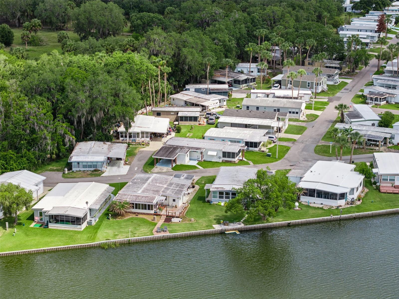13 Cocos Plumosa Dr #b Property Photo 43