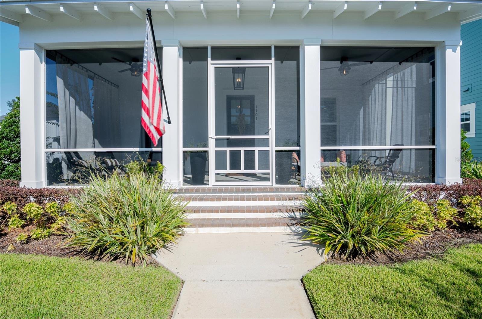 1101 Eagles Pass Way Property Photo 4