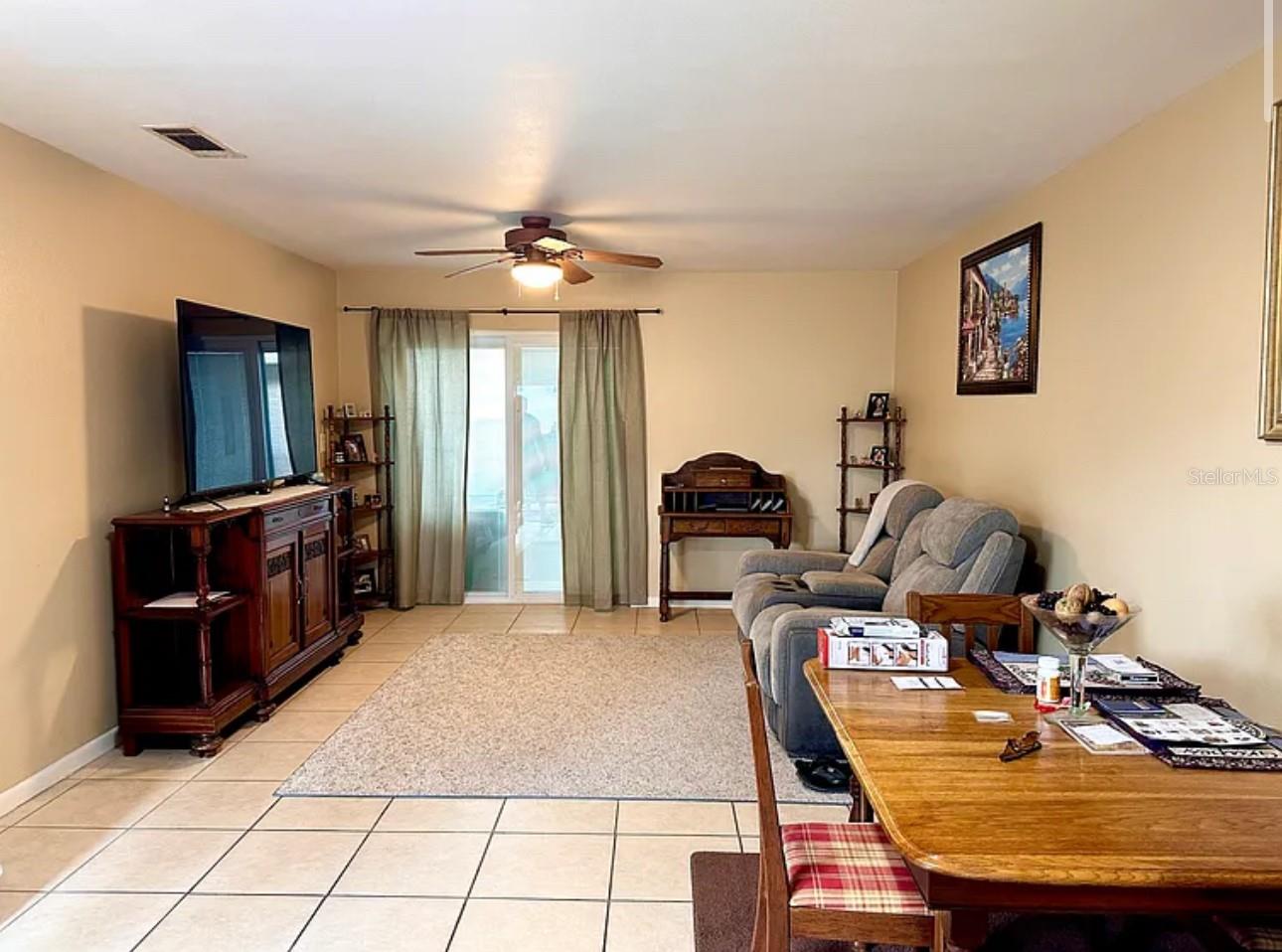 712 E Arizona Ave #a Property Photo 3