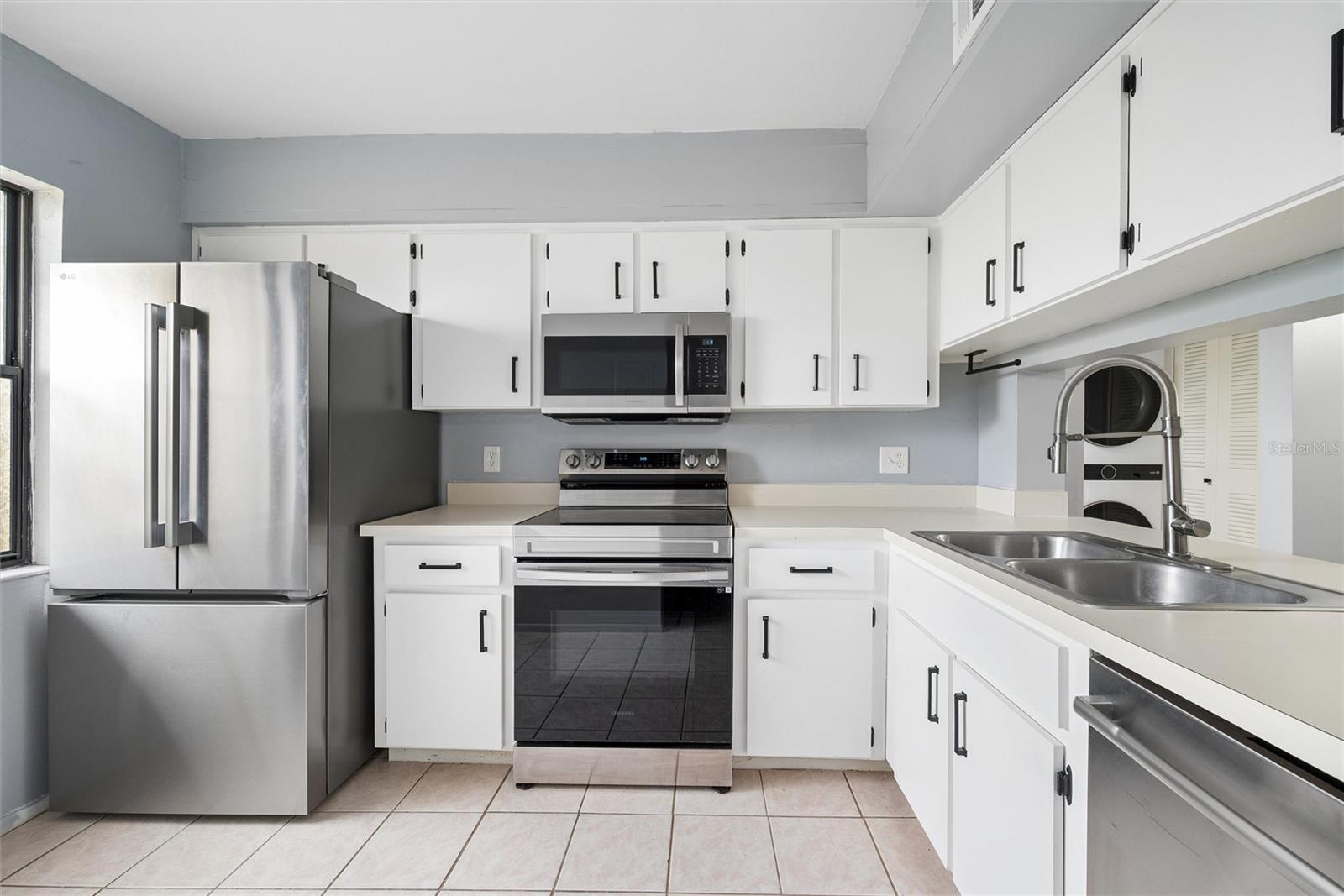 3269 Westridge Blvd #103 Property Photo 6