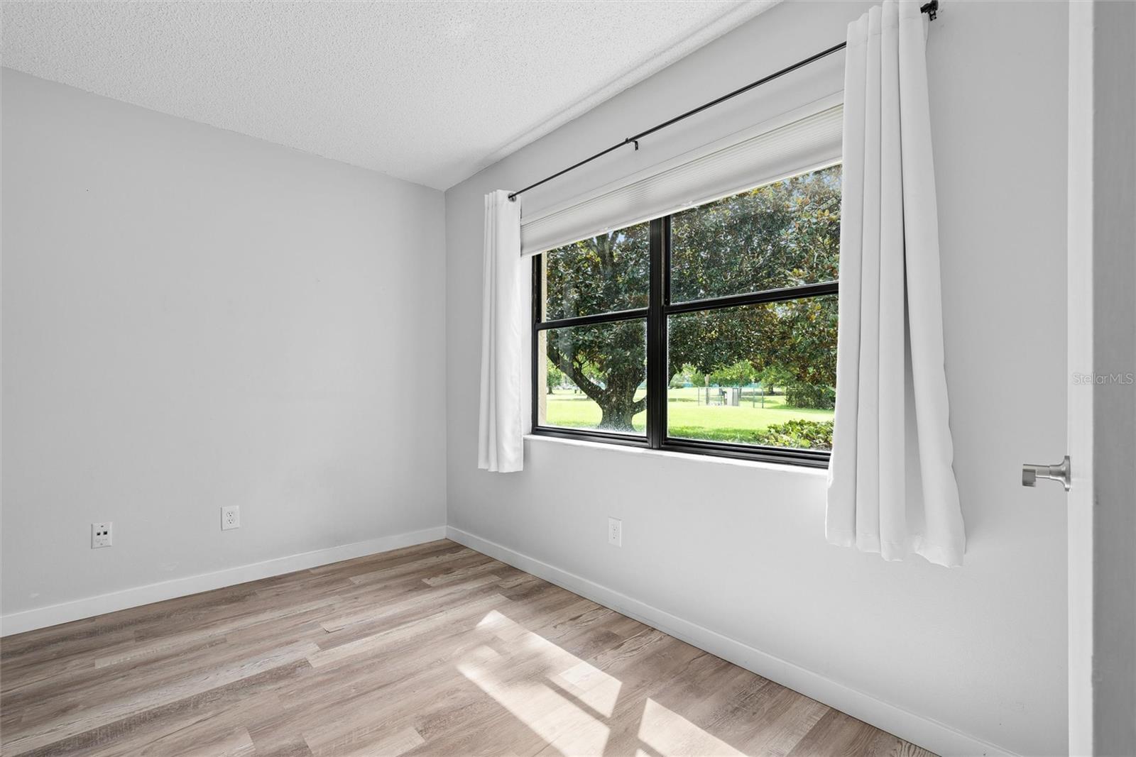 3269 Westridge Blvd #103 Property Photo 8