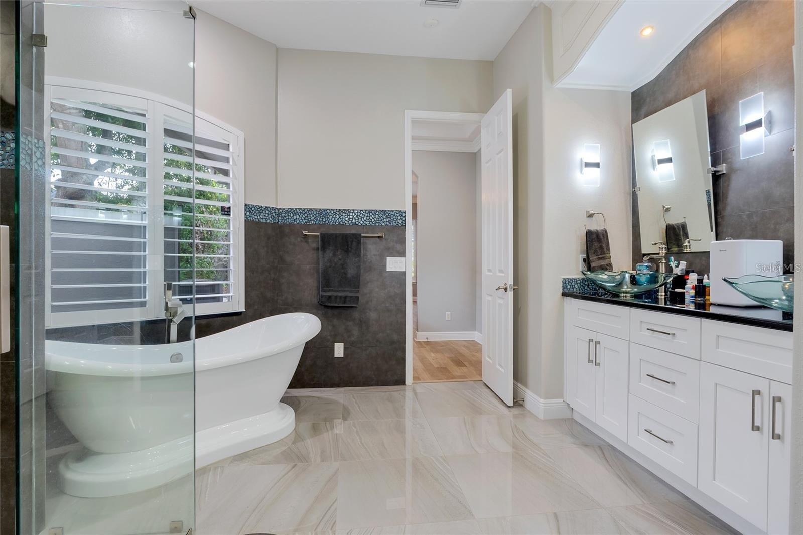8629 Great Cove Dr Property Photo 16