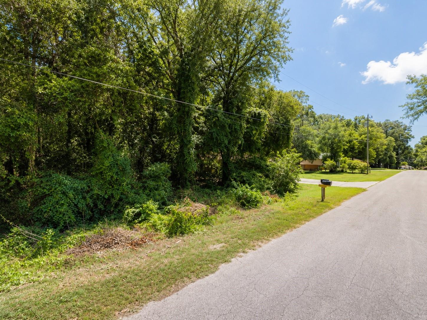 6824 E Falcon Rest Ln Property Photo 2