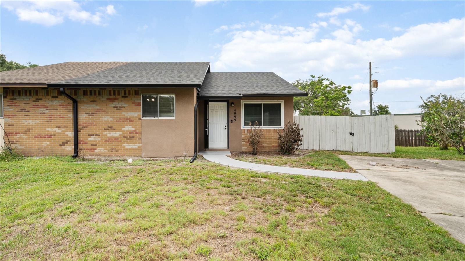 4999 Dover Cir Property Photo 2