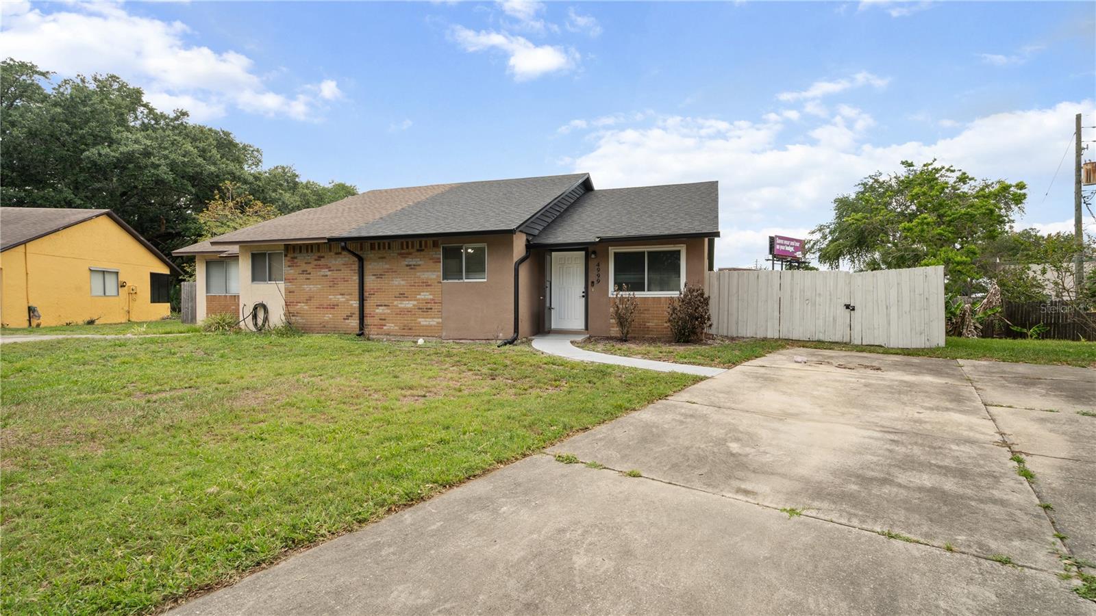 4999 Dover Cir Property Photo 3