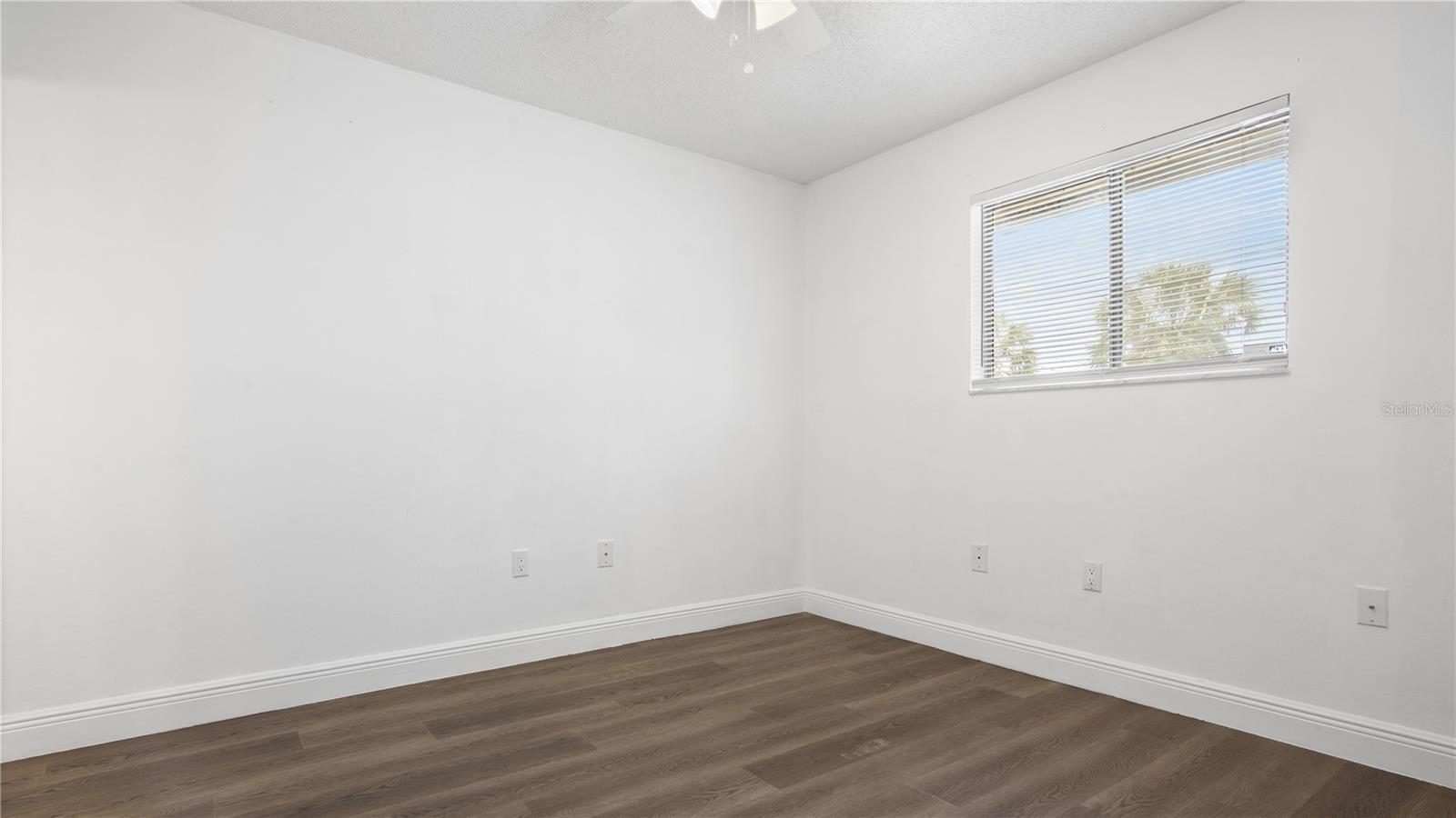 4999 Dover Cir Property Photo 12