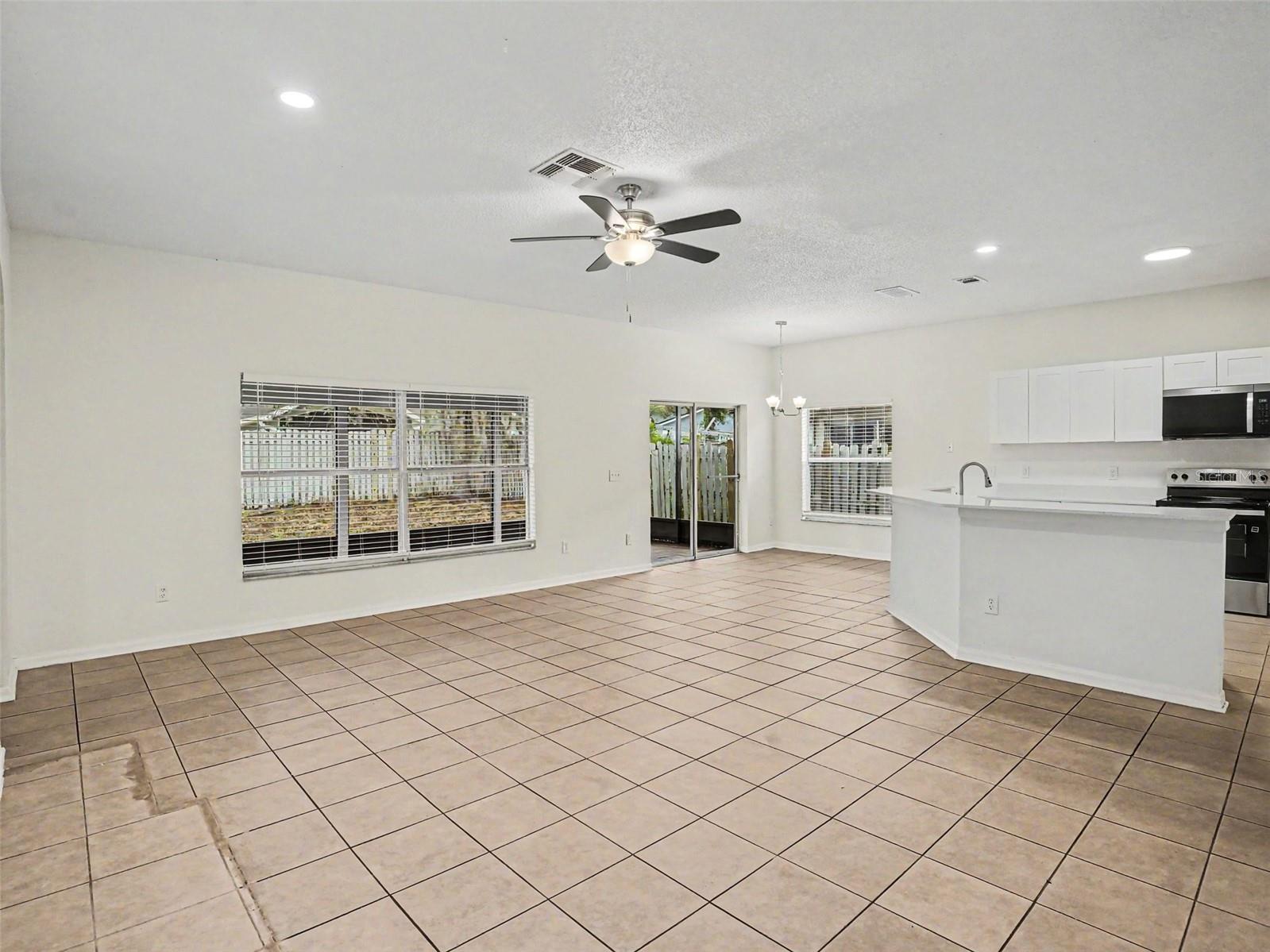 8857 Palisades Beach Ave Property Photo 9