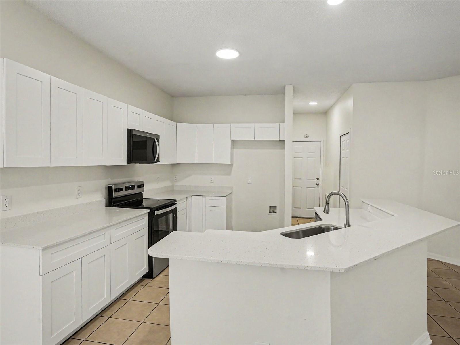 8857 Palisades Beach Ave Property Photo 11