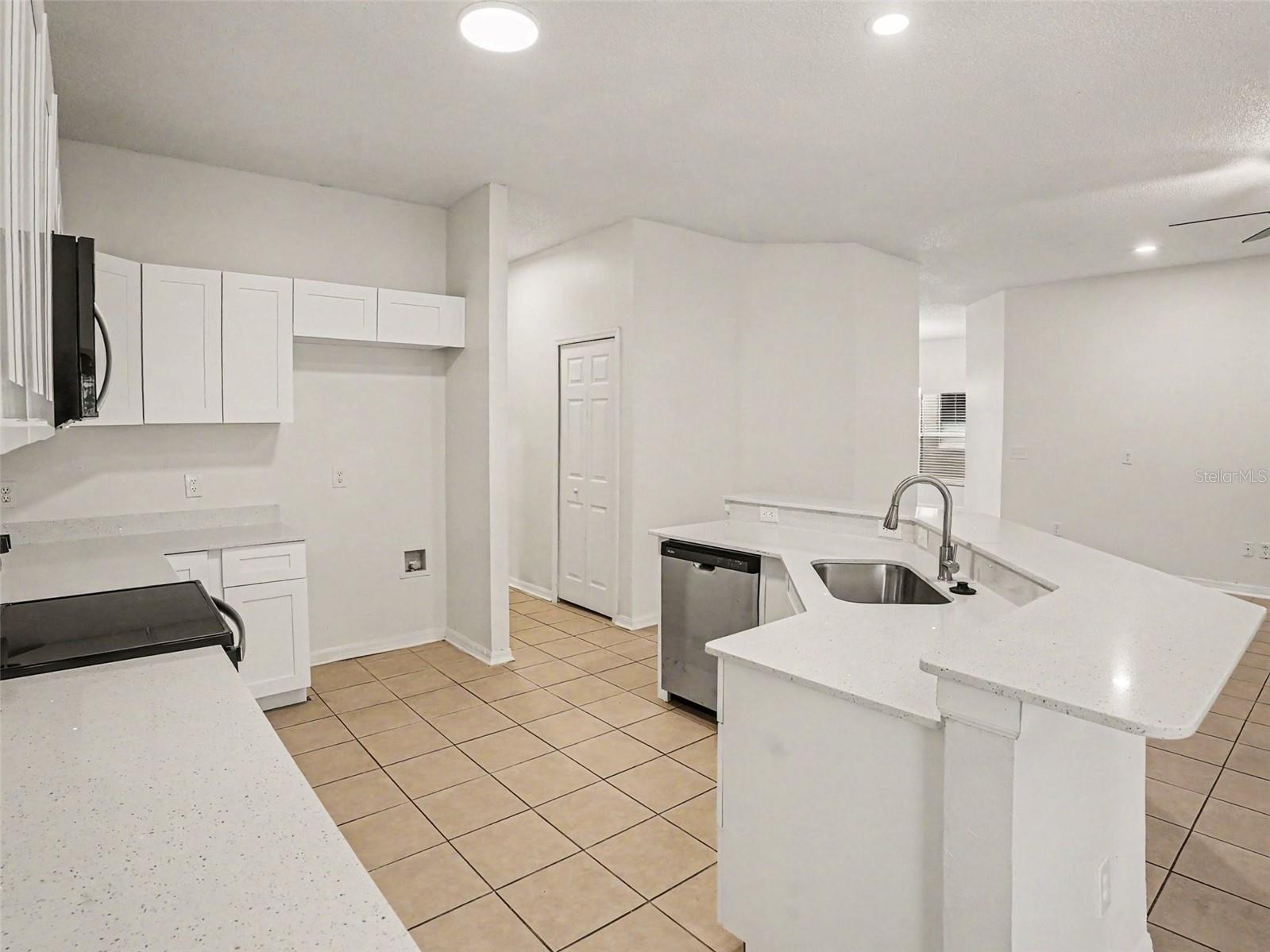 8857 Palisades Beach Ave Property Photo 13
