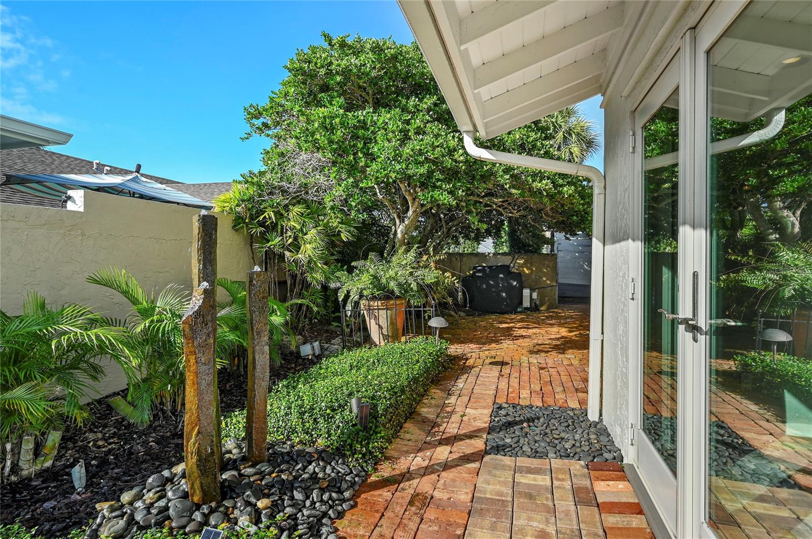 1215 Commodore Dr Property Photo 64