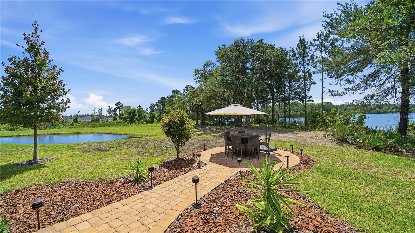 367 Lake Sinclair St Property Photo 3