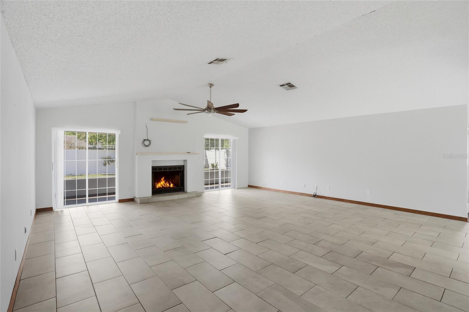 112 Augusta Cir Property Photo 4