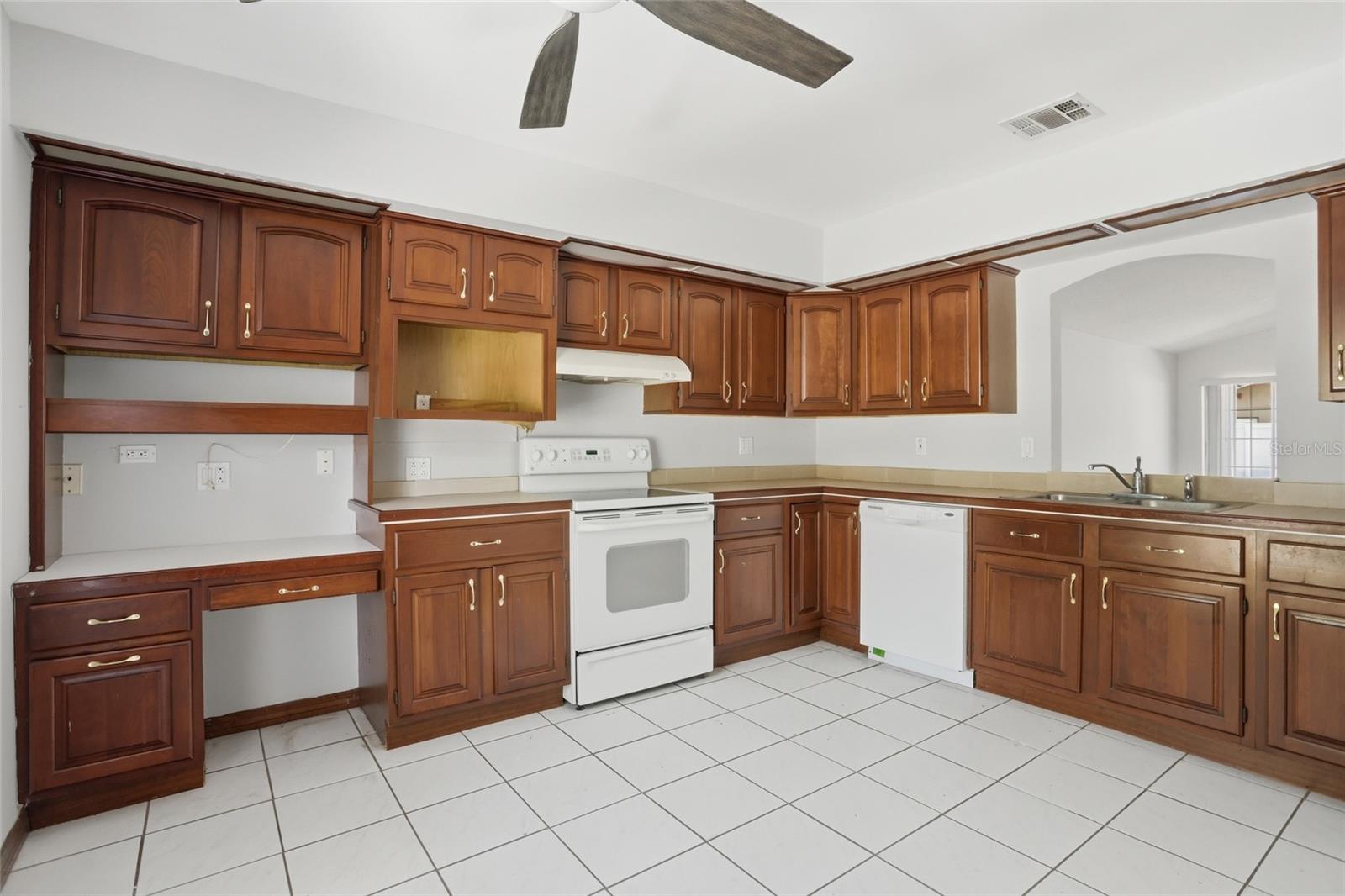 112 Augusta Cir Property Photo 9
