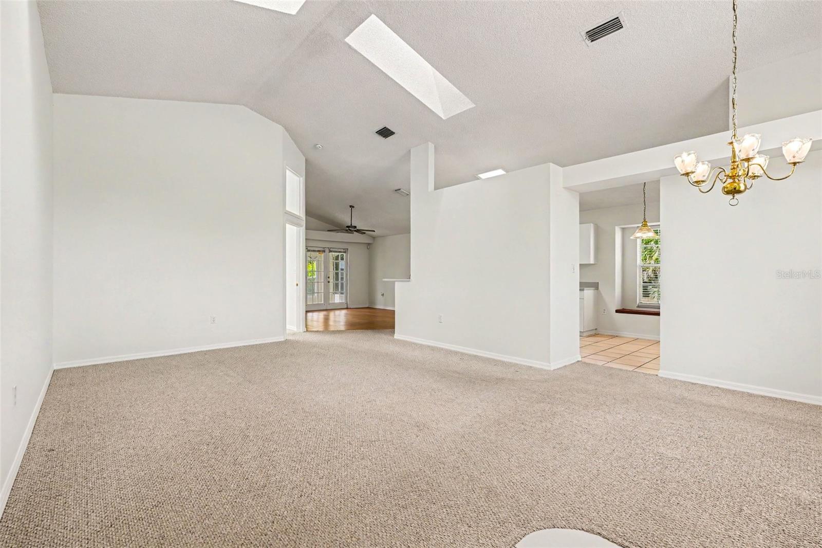760 Monday Ct Property Photo 7