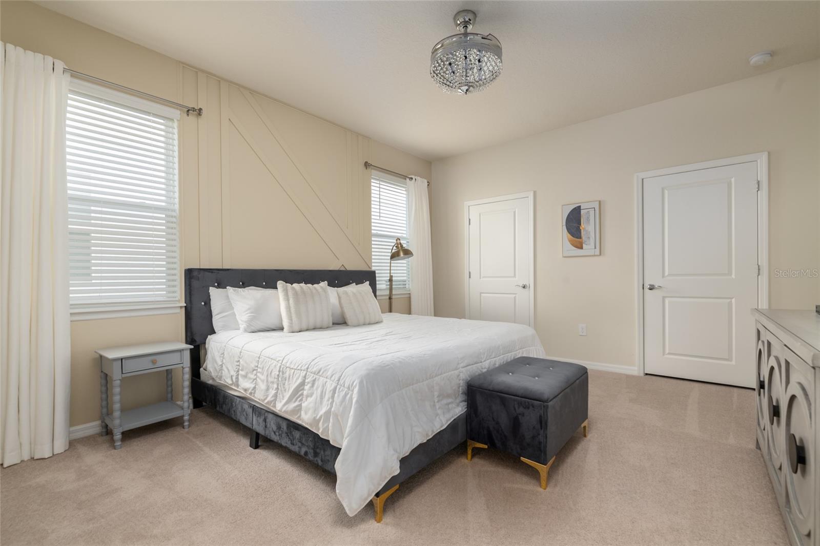 3217 Lilac Way Property Photo 9