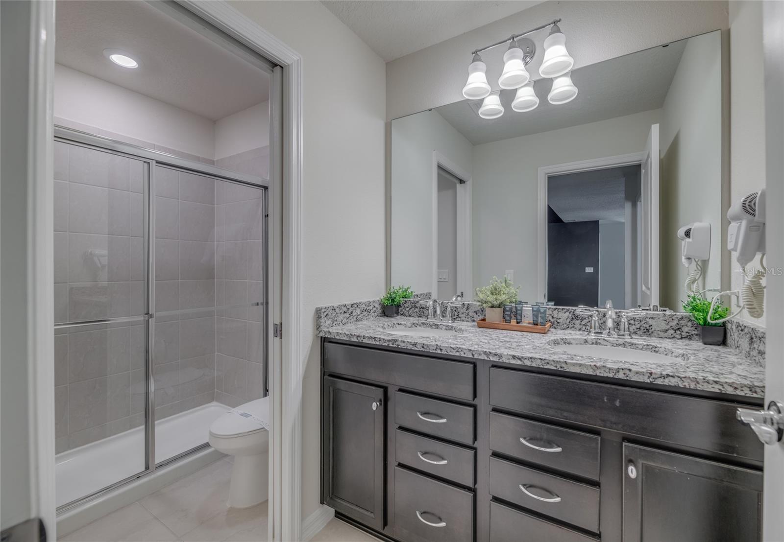 3217 Lilac Way Property Photo 12