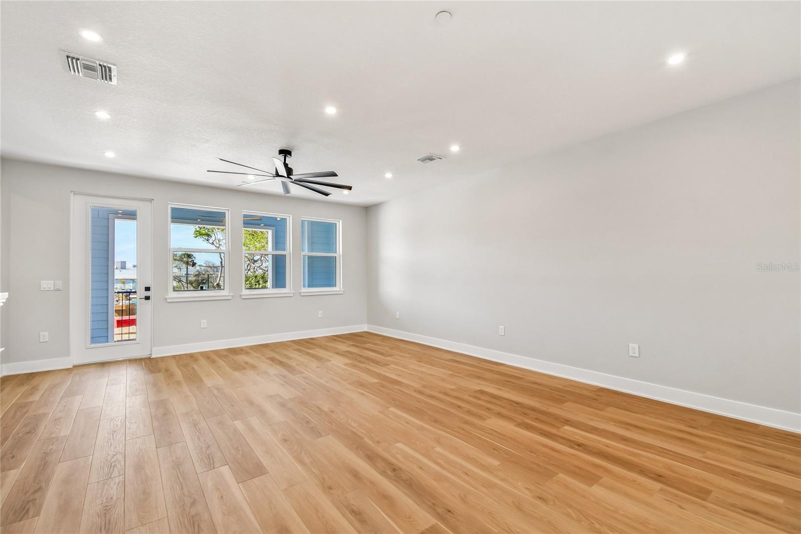 3103 Tidewatch Loop Property Photo 8