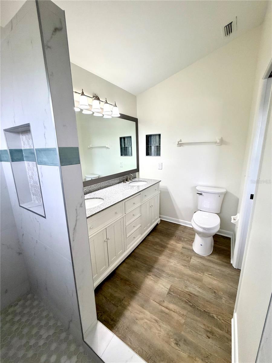 4351 Sandhurst Dr Property Photo 17